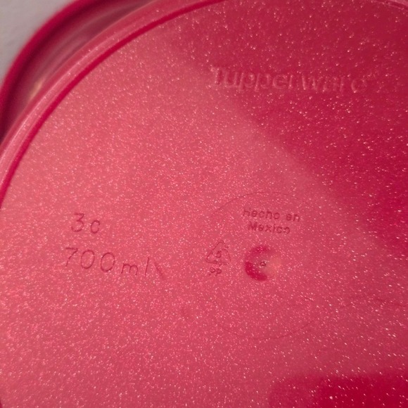 Tupperware Red Glitter Round Food Storage Containers Set of 3 700ml 440ml - Picture 3 of 9